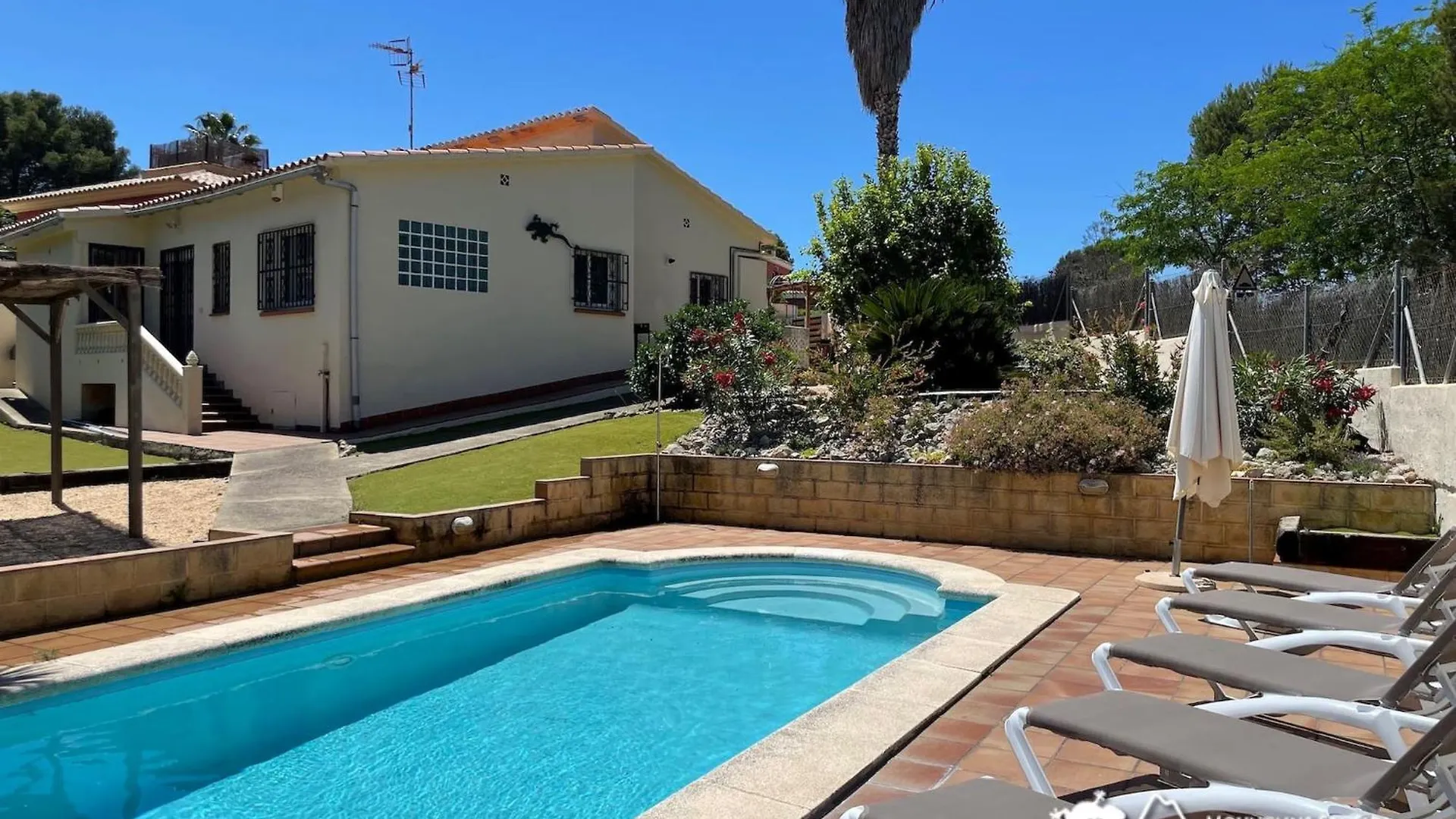 Bright Casa Els Cards Close To Sitges With Air Conditioning Puigmolto 0*,